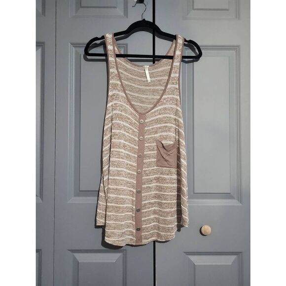 Kate collection tan/white pocket faux button-down tank - Picture 1 of 4